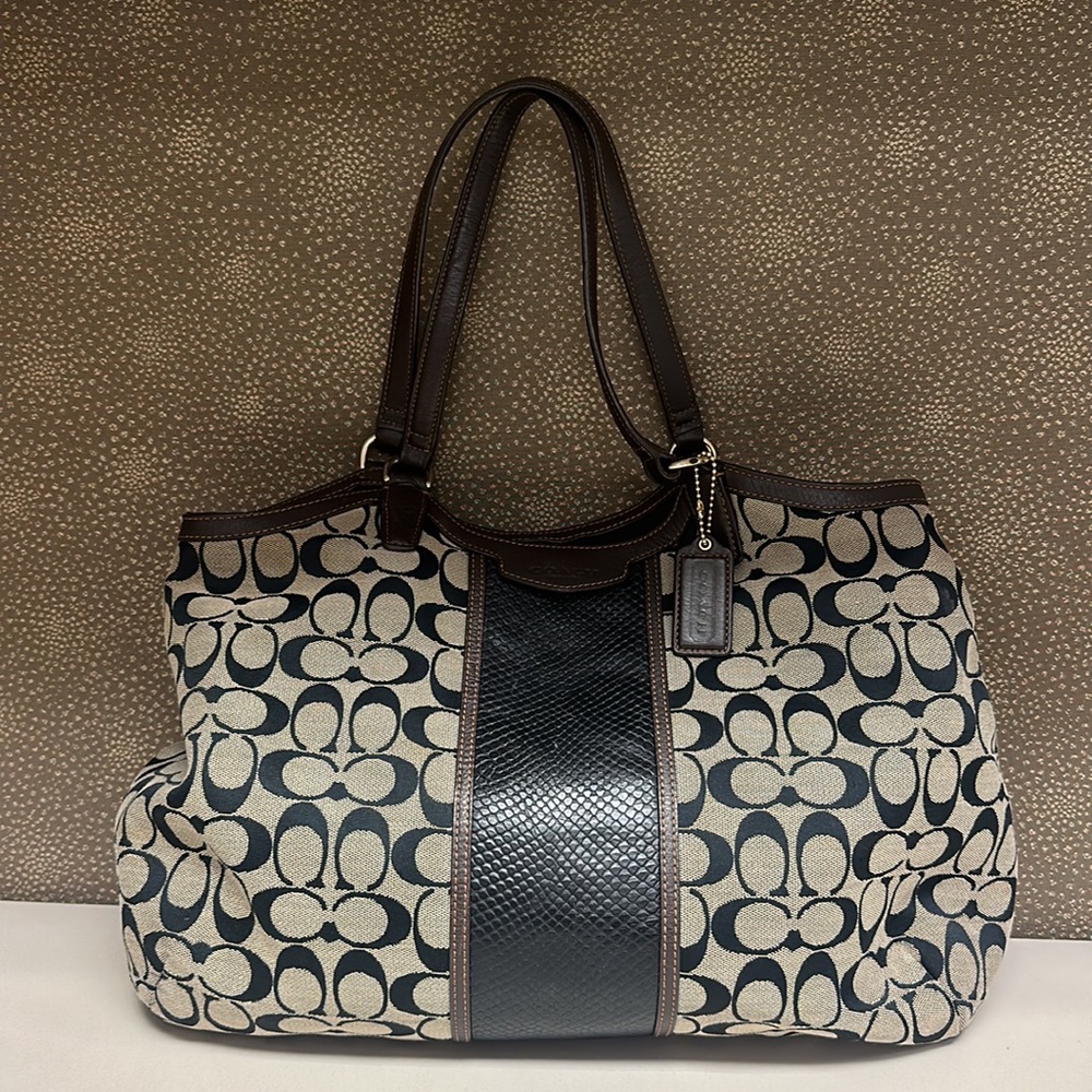 🔥🔥🔥Coach Signature Snakeskin Shoulder Bag
